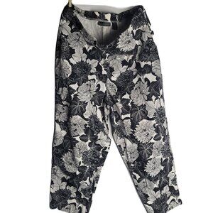 Relativity Womens Capri Pants White Floral Mid Rise Stretch Cotton 14